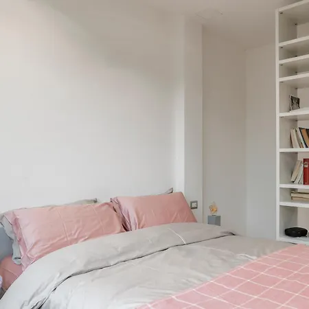 Fuori Le Mura - Balcony & A/c Apartment