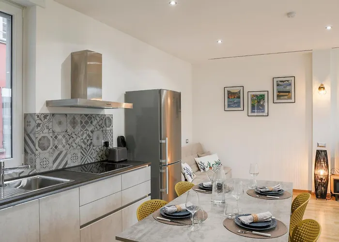 Fuori Le Mura - Balcony & A/c Apartment