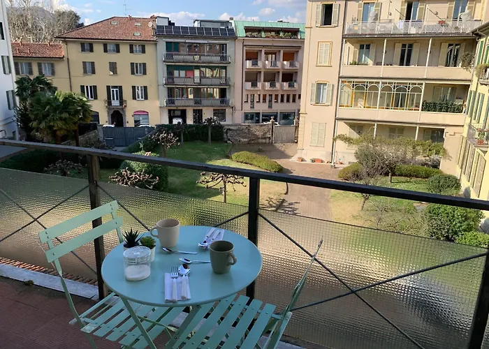 Fuori Le Mura - Balcony & A/c Como
